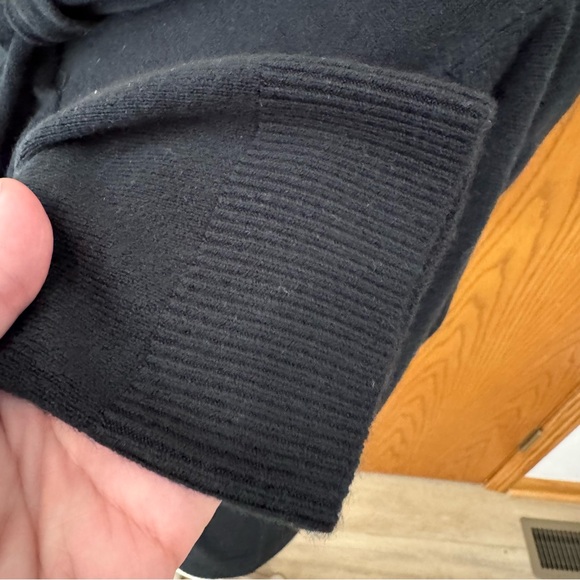 NWT Nouveaux Sweater Women’s Size XL Black Bow Knot Around the Neck Soft & Cozy - Picture 4 of 7